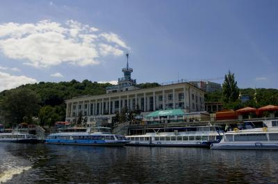 Причал річкового вокзалу у Києві
